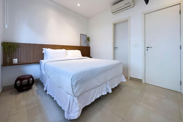 Leblon | Suíte silenciosa e próximo da praia