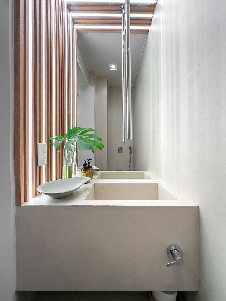Newly renovated 5 minutes away from Leblon beach