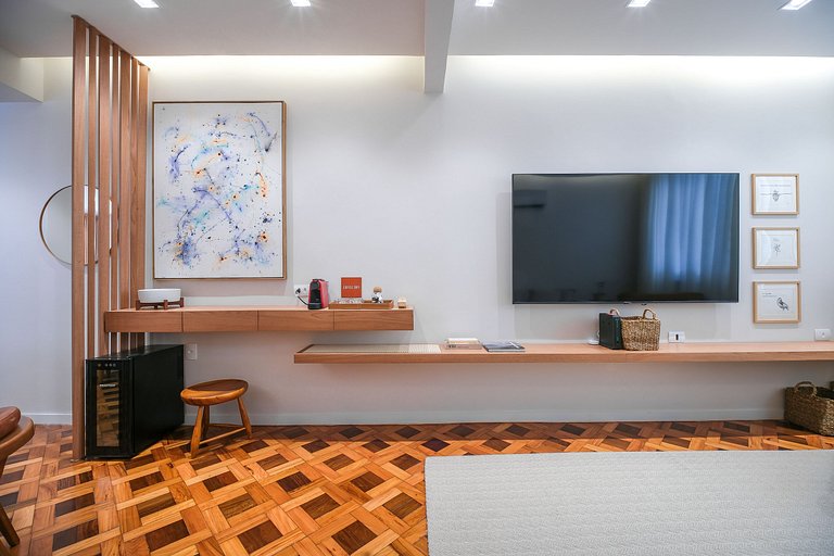 Newly renovated 5 minutes away from Leblon beach