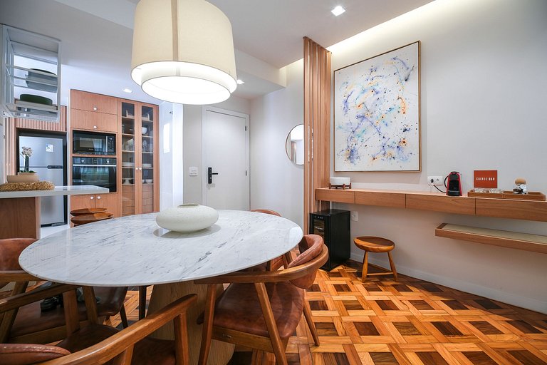 Newly renovated 5 minutes away from Leblon beach