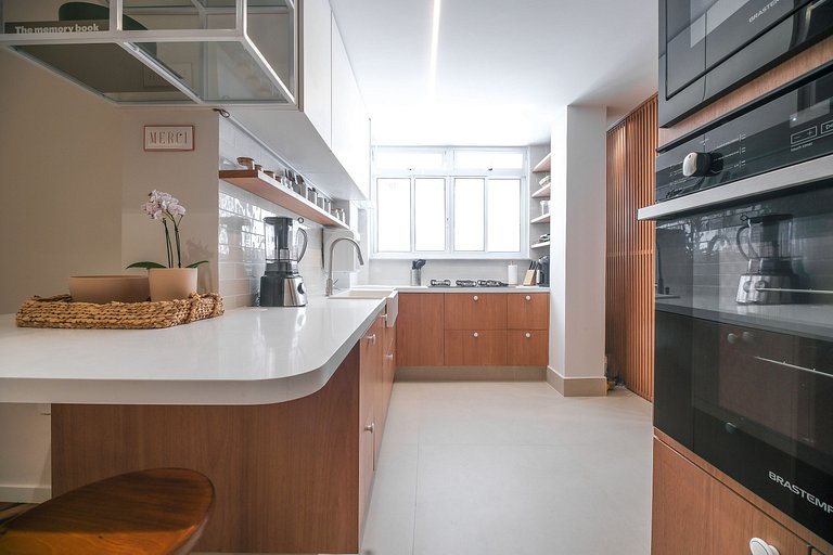 Newly renovated 5 minutes away from Leblon beach
