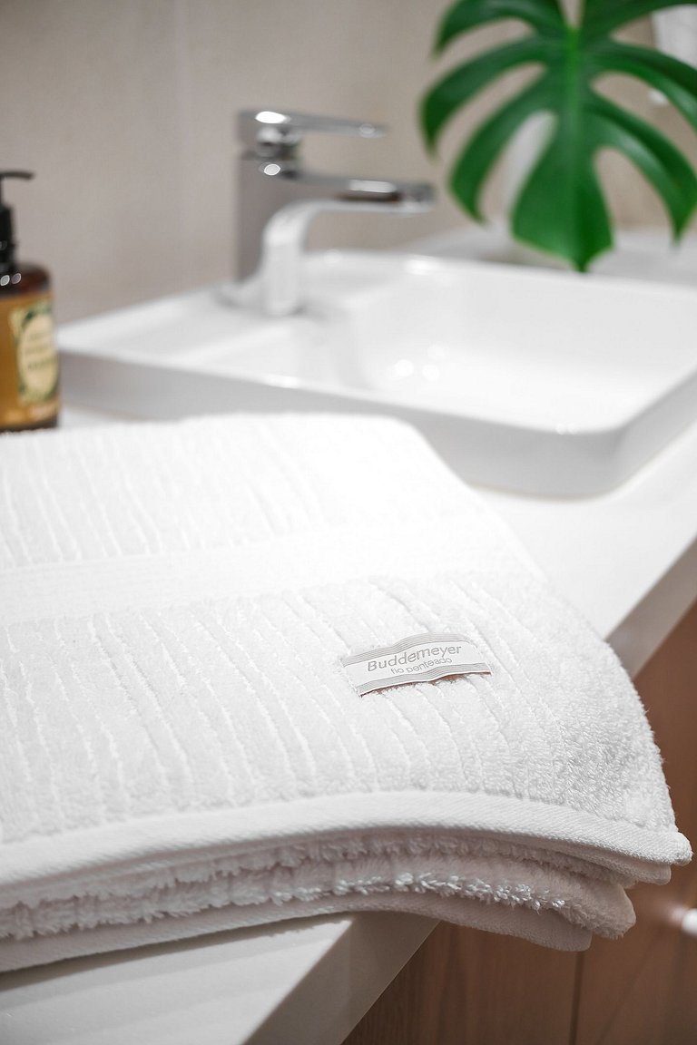 Newly renovated 5 minutes away from Leblon beach