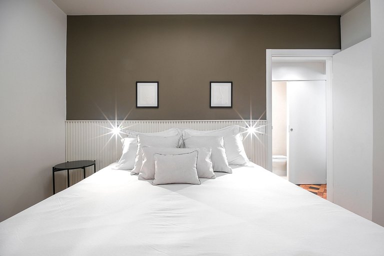 Newly renovated 5 minutes away from Leblon beach