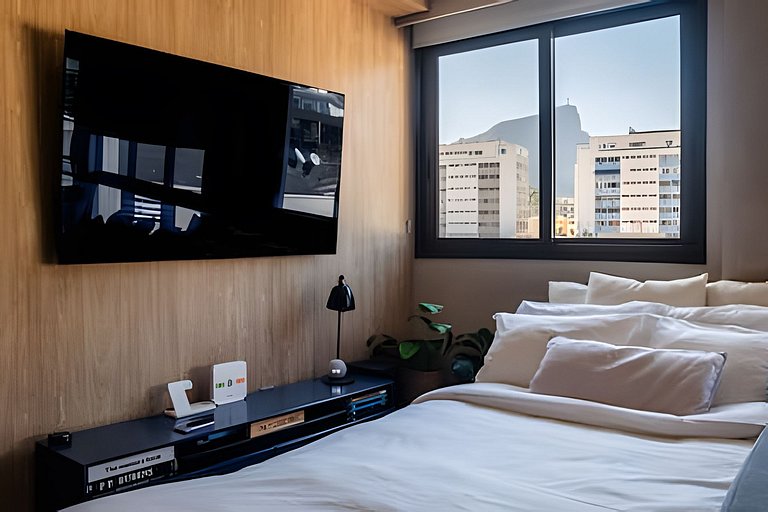 Gávea | Balcony & Christ View