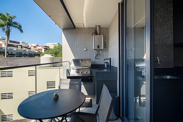 Gávea | Balcony & Christ View