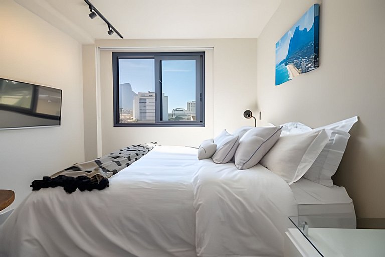 Gávea | Balcony & Christ View