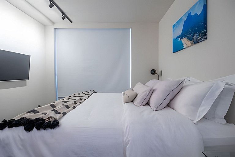 Gávea | Balcony & Christ View