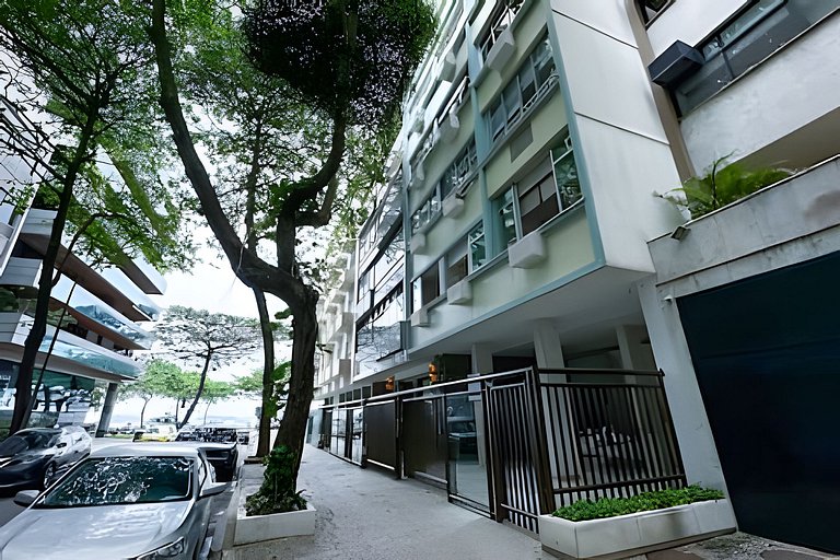 Leblon | 3 En-Suite Bedrooms, Beach Block