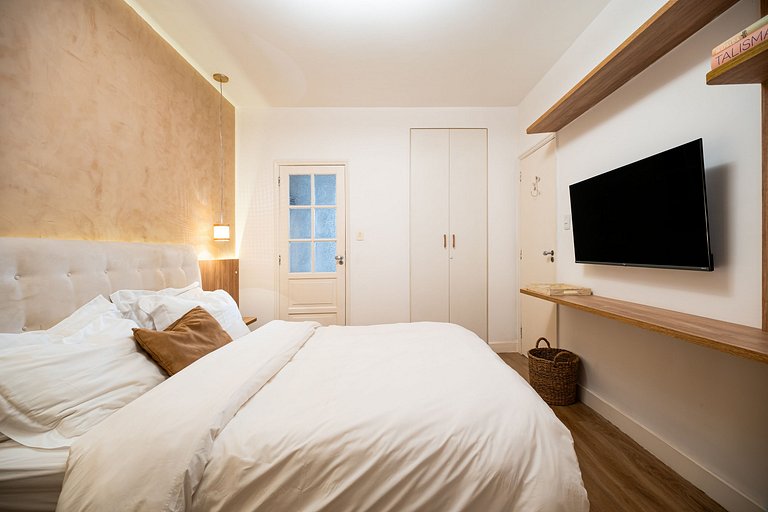 Newly renovated apartment in Leblon