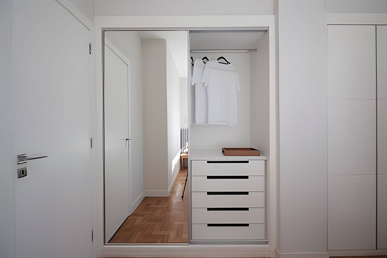 Leblon · 2-Bedroom Apt · Dias Ferreira St