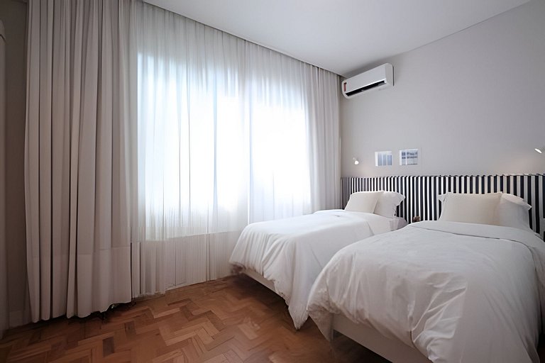 Leblon · 2-Bedroom Apt · Dias Ferreira St