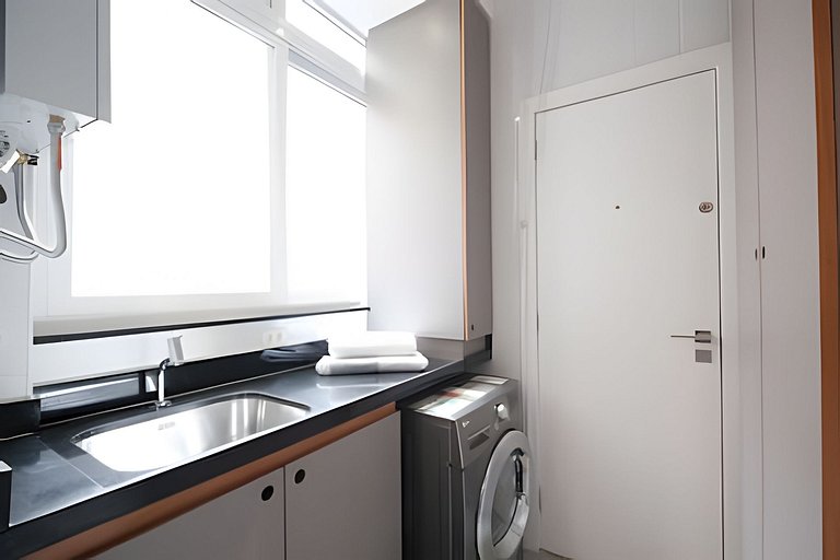 Leblon · 2-Bedroom Apt · Dias Ferreira St