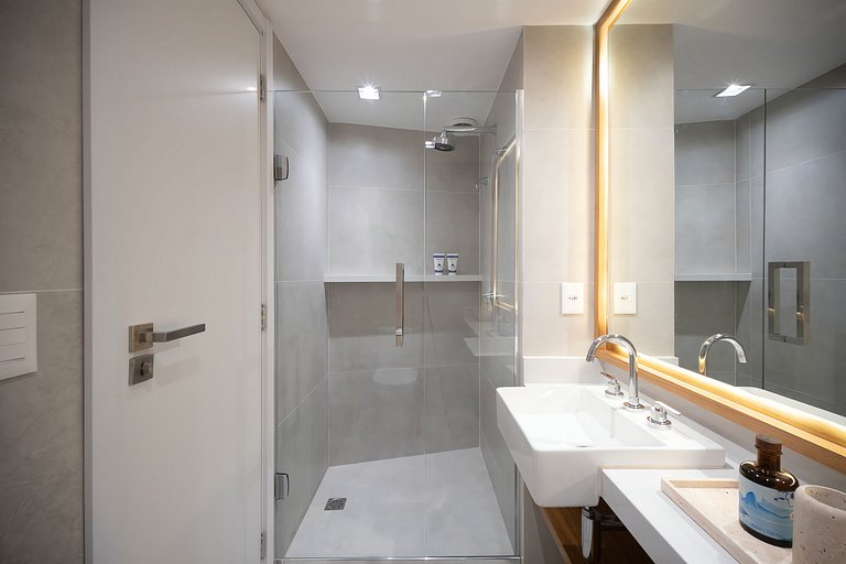 Leblon | Loft novo com piscina e academia