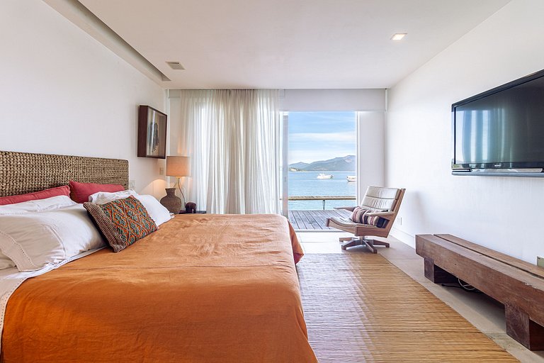 Angra | Mansão Exclusiva com Vista Mar e Lancha