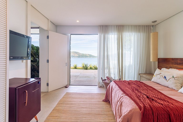 Angra | Mansão Exclusiva com Vista Mar e Lancha