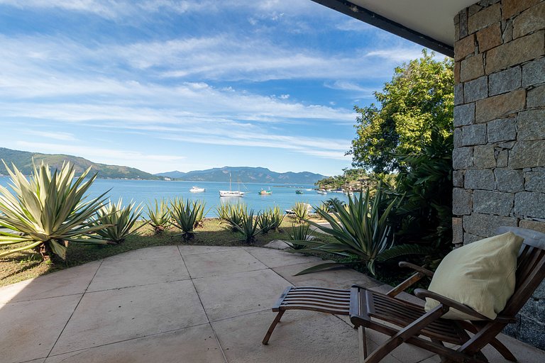 Angra | Mansão Exclusiva com Vista Mar e Lancha