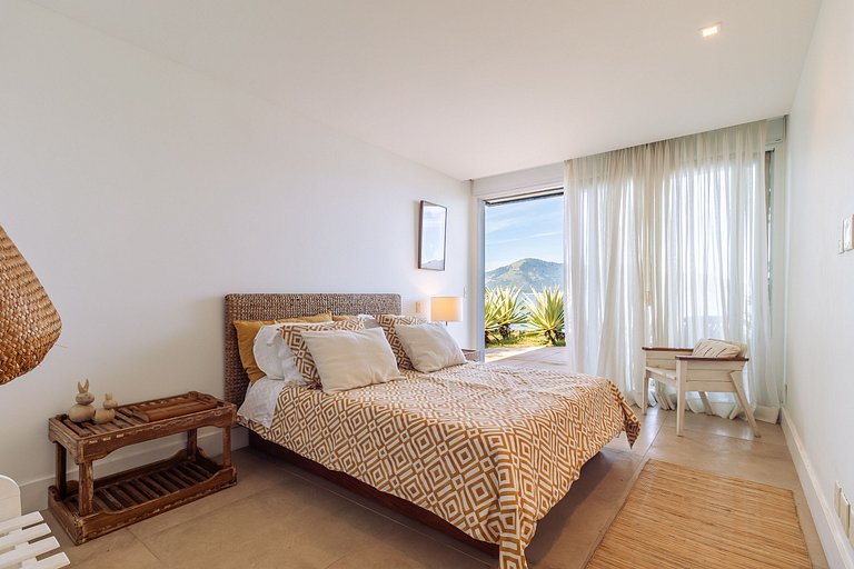 Angra | Mansão Exclusiva com Vista Mar e Lancha