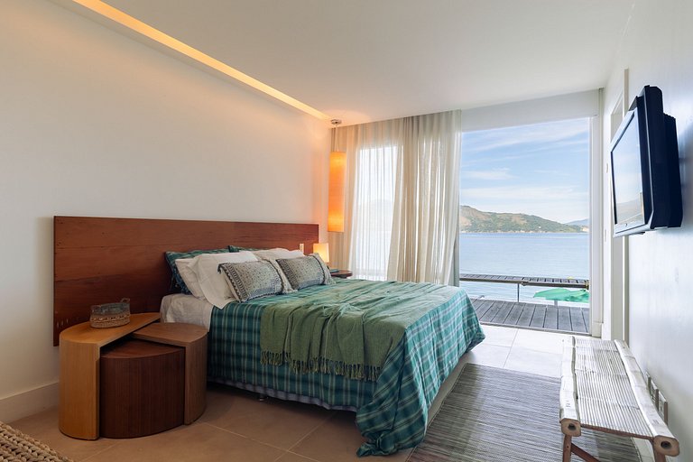 Angra | Mansión Exclusiva con Vista al Mar y Lancha