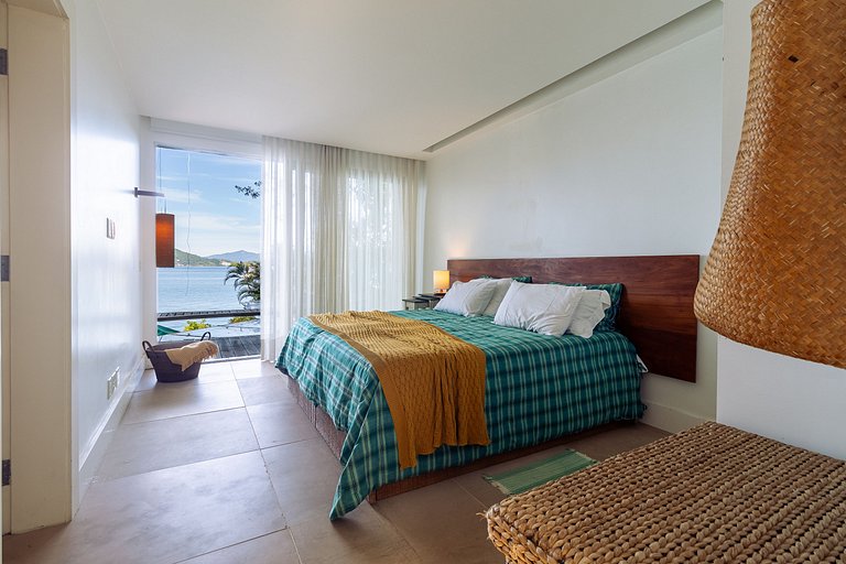 Angra | Mansão Exclusiva com Vista Mar e Lancha