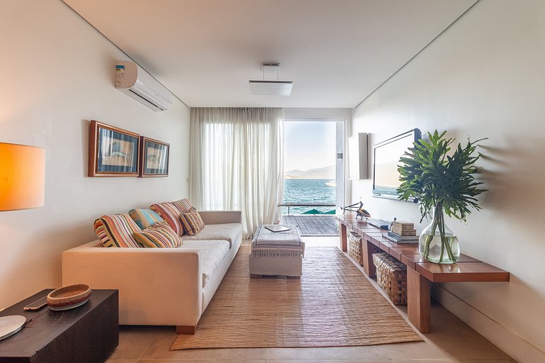 Angra | Mansão Exclusiva com Vista Mar e Lancha
