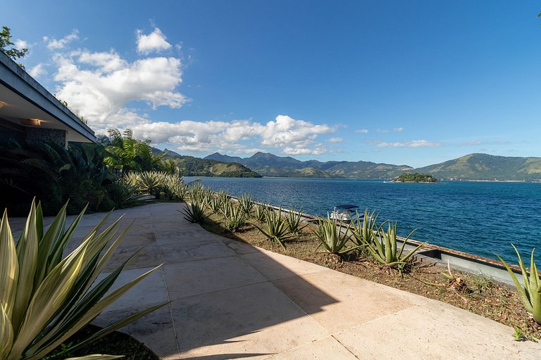 Angra do Reis - Mombaça | Mar, Piscina e Lancha em uma só ca