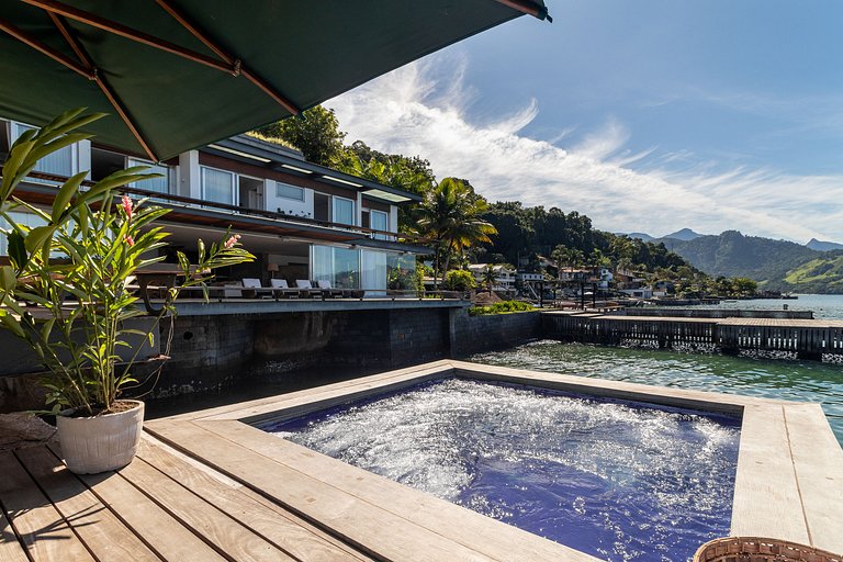 Angra do Reis - Mombaça | Mar, Piscina e Lancha em uma só ca