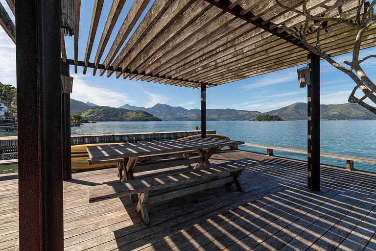 Angra do Reis - Mombaça | Mar, Piscina e Lancha em uma só ca