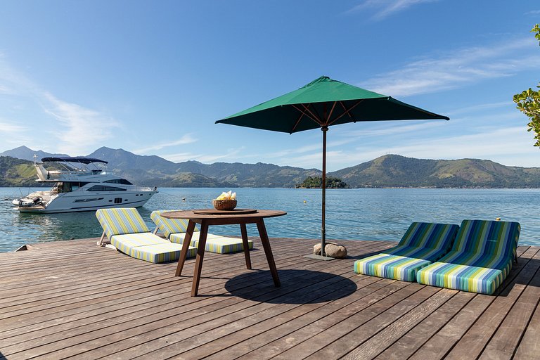 Angra | Mansão Exclusiva com Vista Mar e Lancha