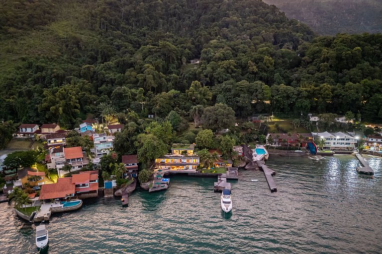 Angra do Reis - Mombaça | Mar, Piscina e Lancha em uma só ca