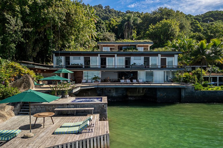 Angra do Reis - Mombaça | Mar, Piscina e Lancha em uma só ca