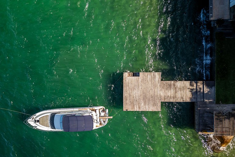 Angra do Reis - Mombaça | Mar, Piscina e Lancha em uma só ca