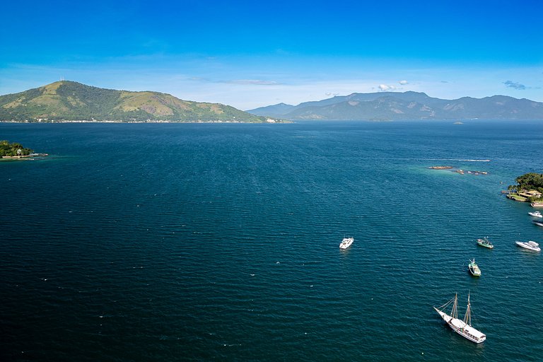 Angra | Mansão Exclusiva com Vista Mar e Lancha