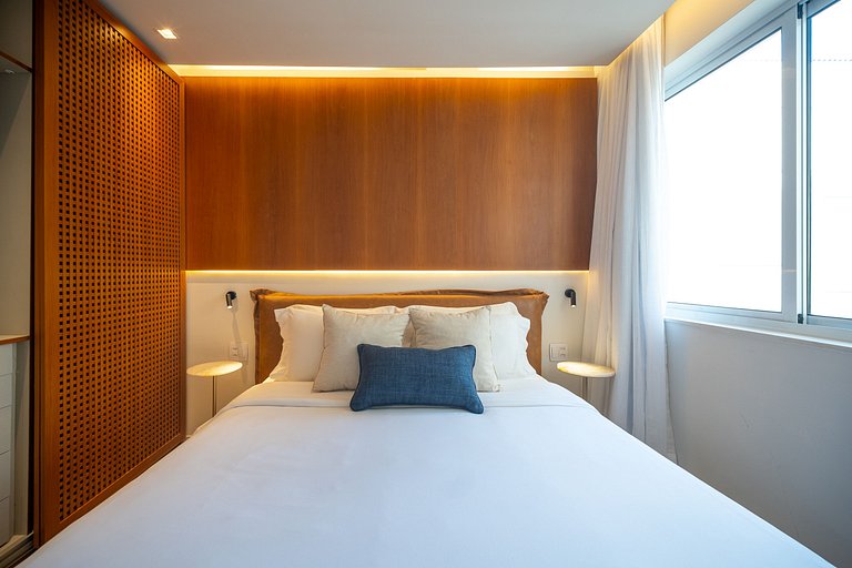 Leblon – Renovated & Steps from the Beach