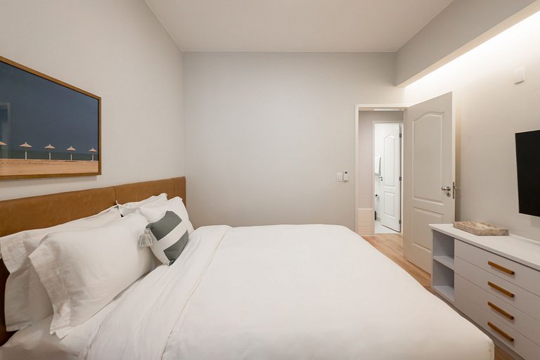 Leblon | 3qts, 5 min da praia, localização premium