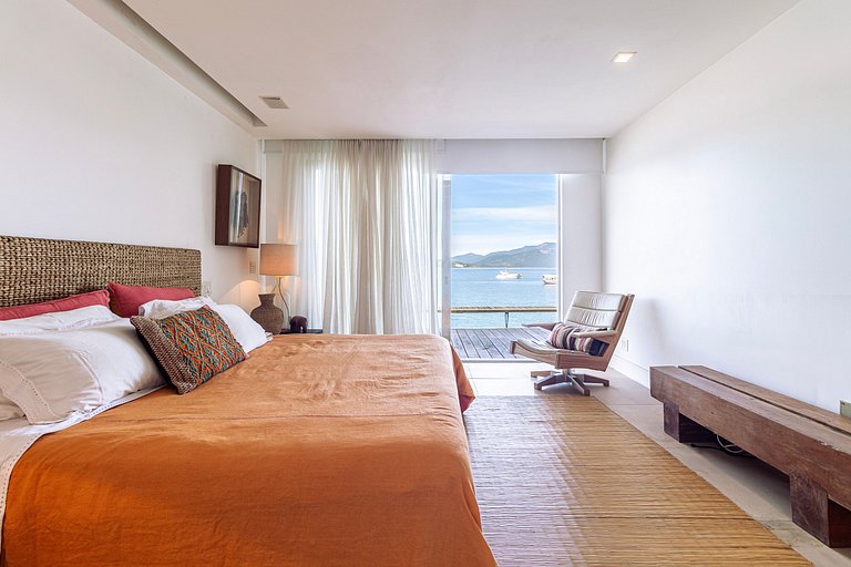Angra | Mansão Exclusiva com Vista Mar e Lancha