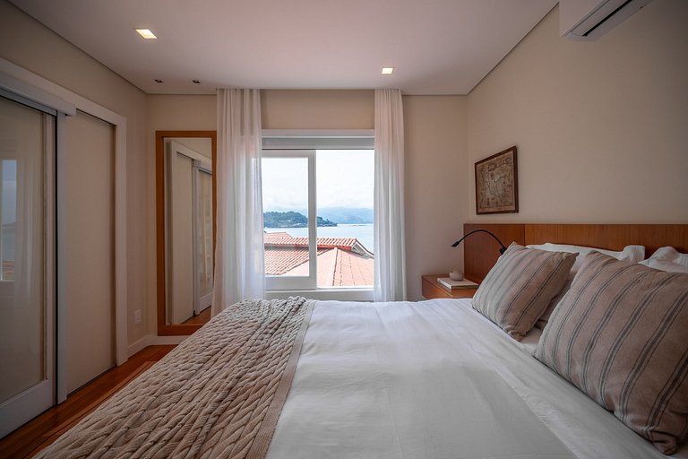 Angra | Beachfront House with Pool & 7 Suites