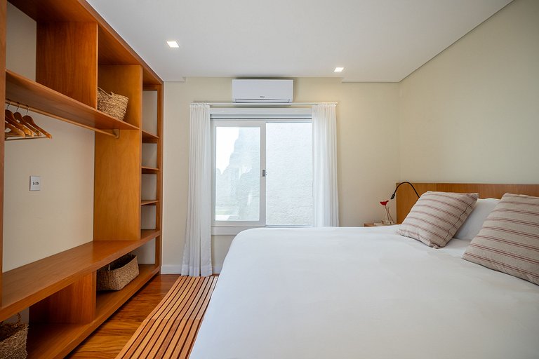 Angra | Casa à Beira-Mar com Piscina e 7 suítes