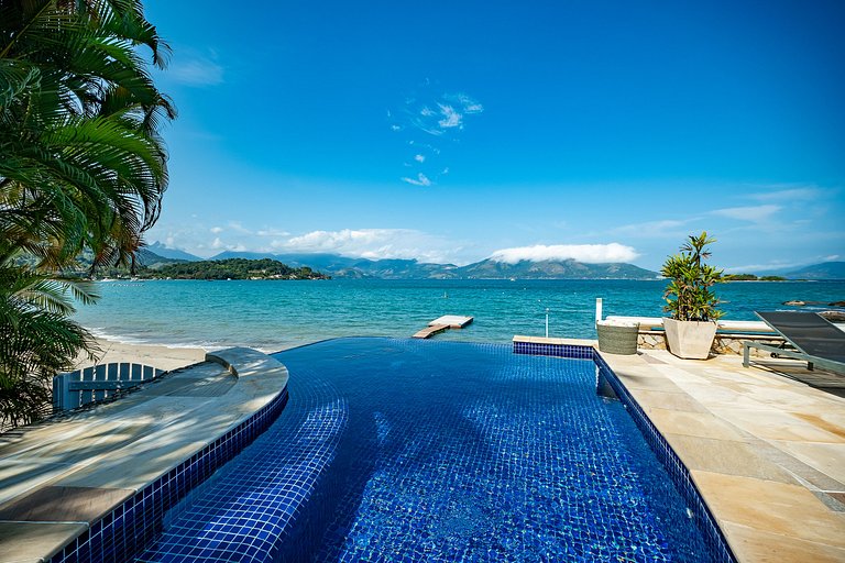 Angra – Mombaça | Beira-Mar com Piscina