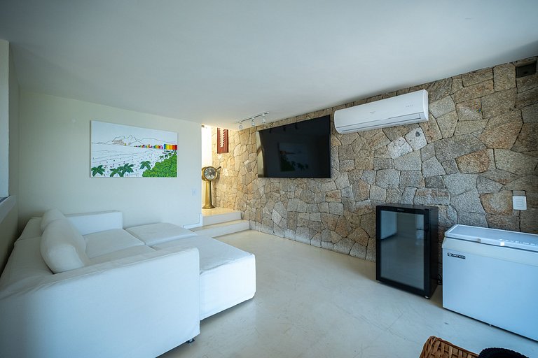 Angra | Beachfront House with Pool & 7 Suites