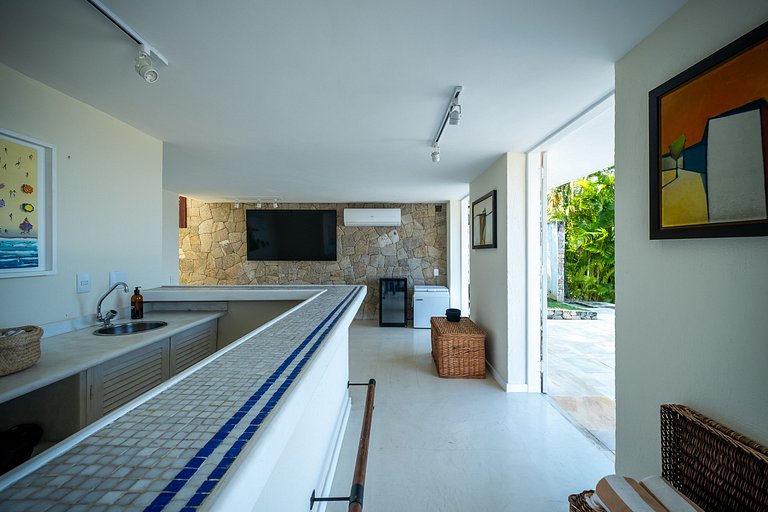 Angra | Beachfront House with Pool & 7 Suites
