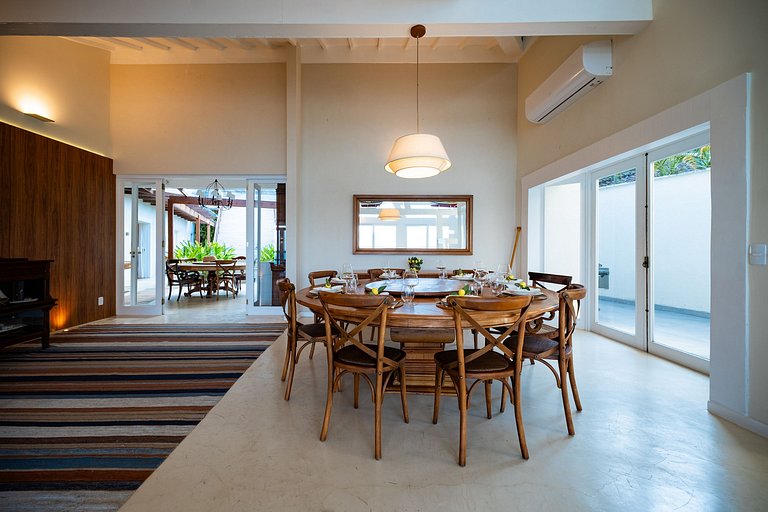 Angra | Beachfront House with Pool & 7 Suites