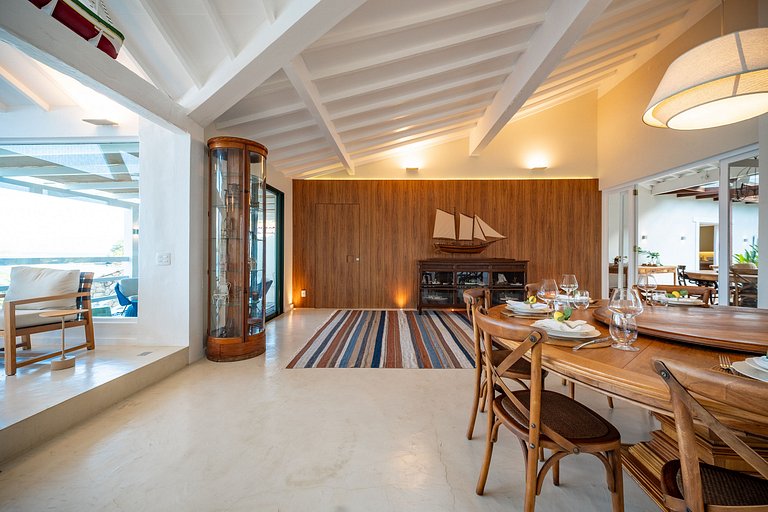 Angra | Beachfront House with Pool & 7 Suites