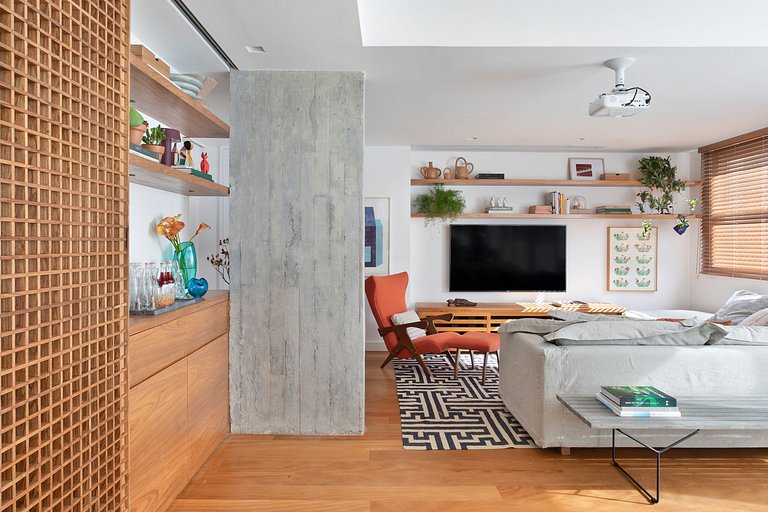 Leblon | Apt with balcony and side ocean view