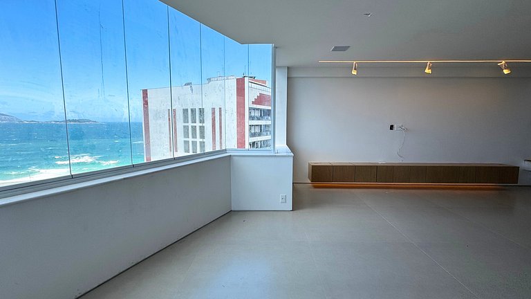 Ipanema | Cobertura c/ Piscina na Quadra da Praia