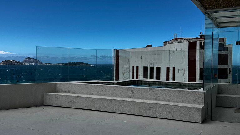 Ipanema | Cobertura c/ Piscina na Quadra da Praia