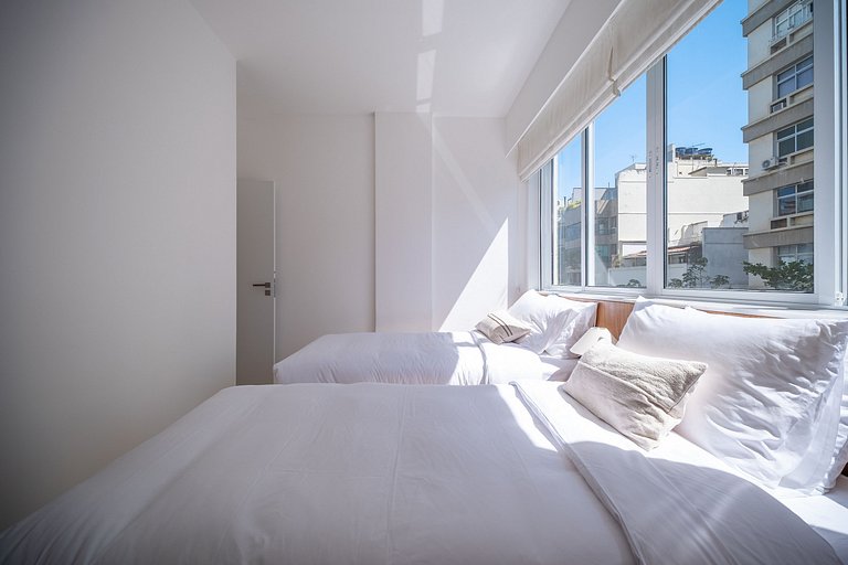 Leblon | 3 BR, 3 min to Beach, Stunning Décor