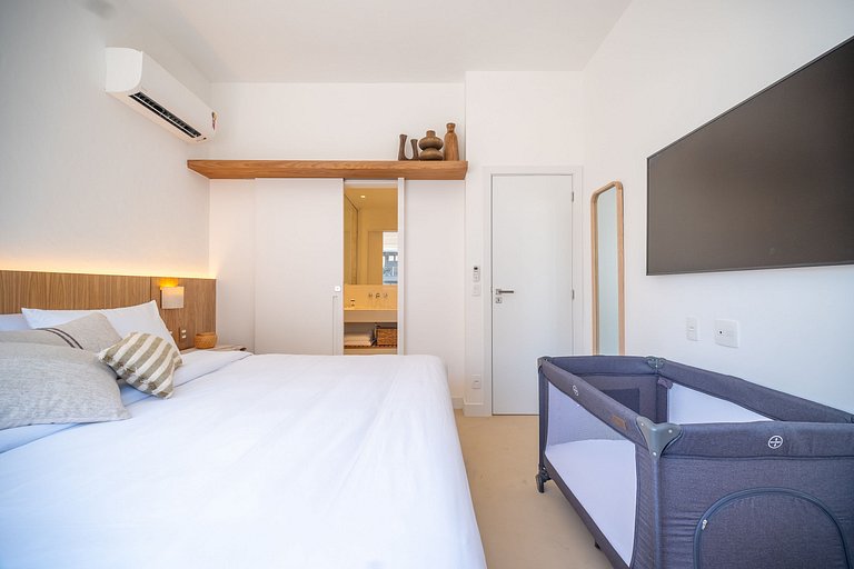 Leblon | 3 BR, 3 min to Beach, Stunning Décor