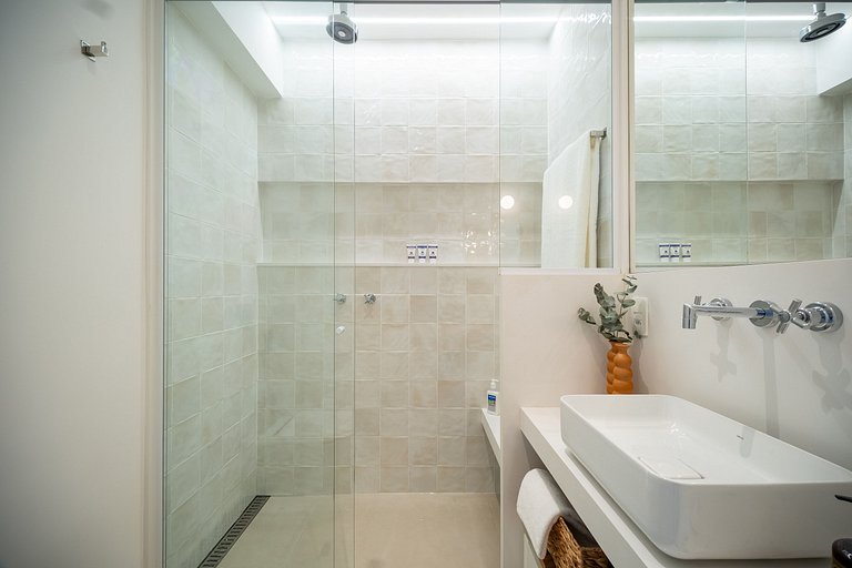 Leblon | 3 BR, 3 min to Beach, Stunning Décor