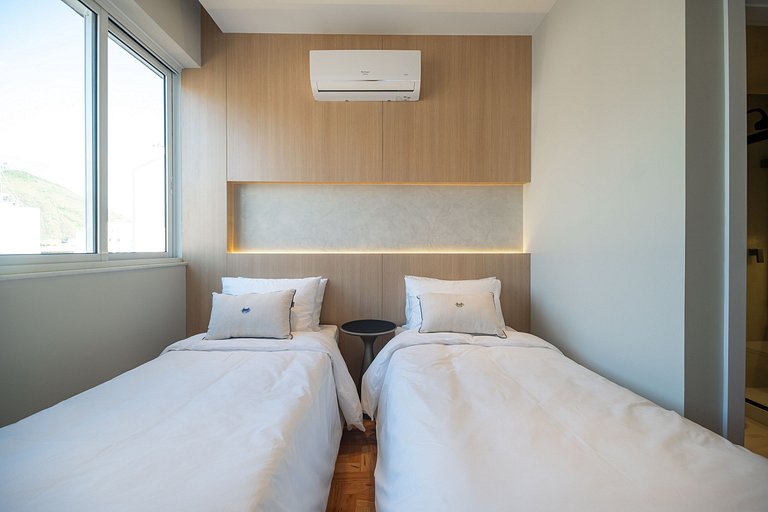 Ipanema | 4-minute walk to the beach | sleeps 4