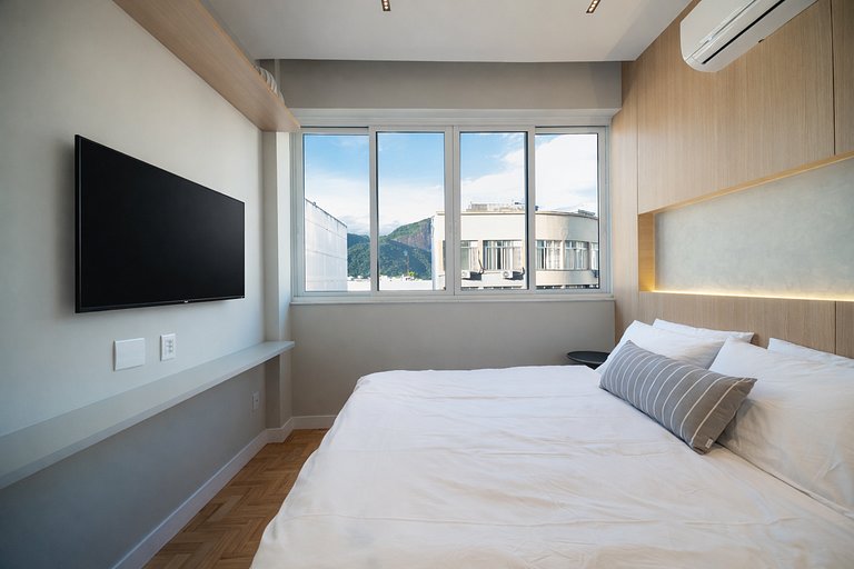 Ipanema | 4-minute walk to the beach | sleeps 4